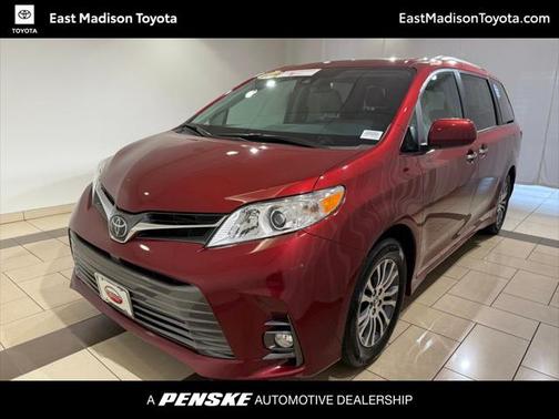 2019 Toyota Sienna XLE
