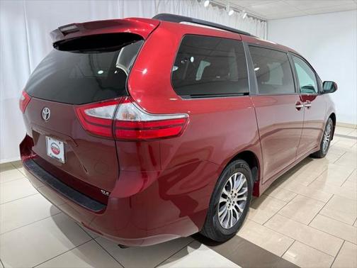 2019 Toyota Sienna XLE
