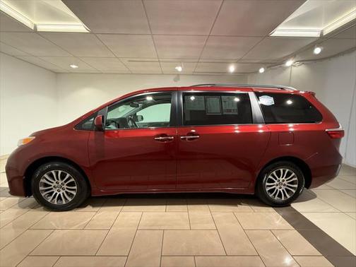 2019 Toyota Sienna XLE