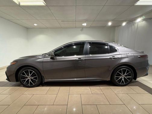 Predawn Gray Mica 2024 Toyota Camry SE