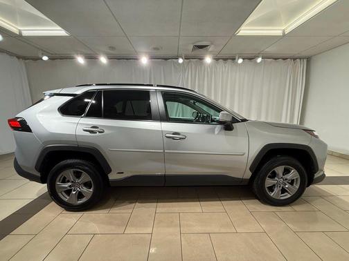 2023 Toyota RAV4 Hybrid XLE