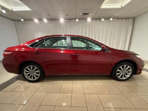 2016 Toyota Camry XLE