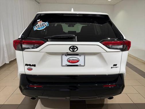 2025 Toyota RAV4 Hybrid SE