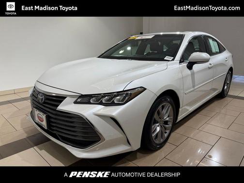 2022 Toyota Avalon Hybrid XLE Plus