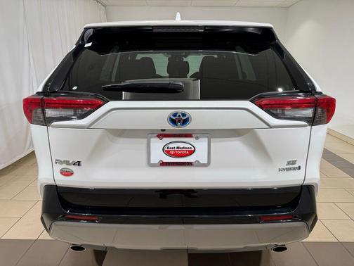 2023 Toyota RAV4 Hybrid SE