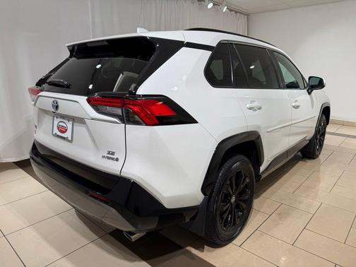 2023 Toyota RAV4 Hybrid SE