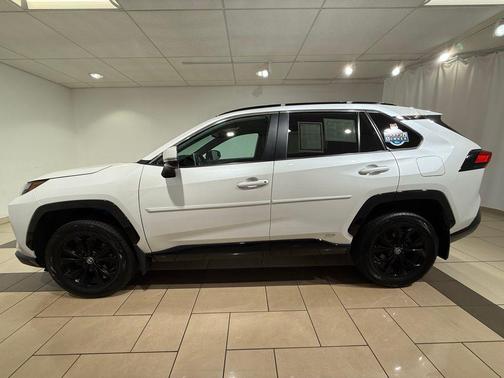 2023 Toyota RAV4 Hybrid SE
