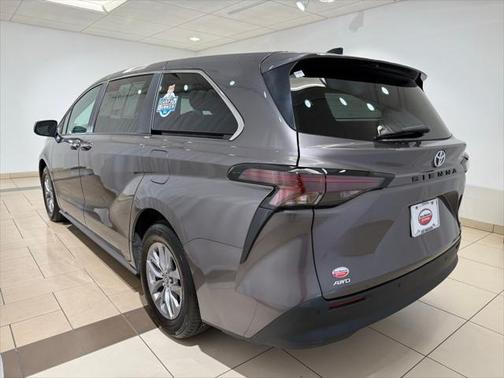 2024 Toyota Sienna XLE 7 Passenger