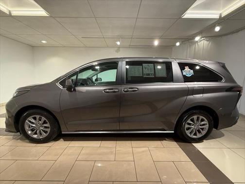 2024 Toyota Sienna XLE 7 Passenger
