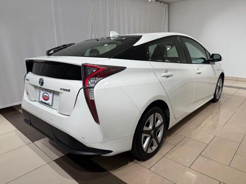 2018 Toyota Prius Four Touring