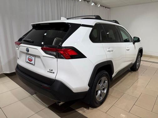 2022 Toyota RAV4 Hybrid LE