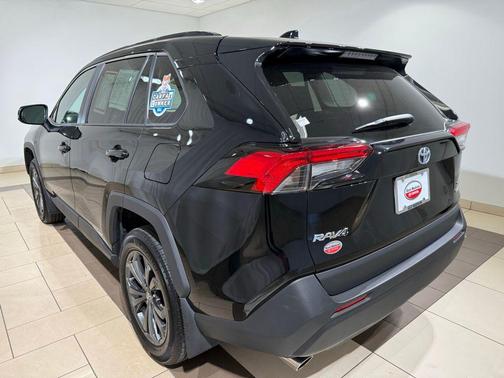 2023 Toyota RAV4 Hybrid XLE Premium