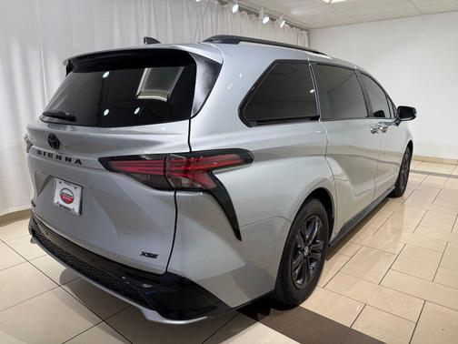 2025 Toyota Sienna XSE 7 Passenger