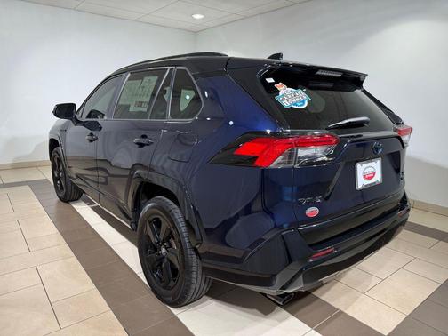 2020 Toyota RAV4 Hybrid SE