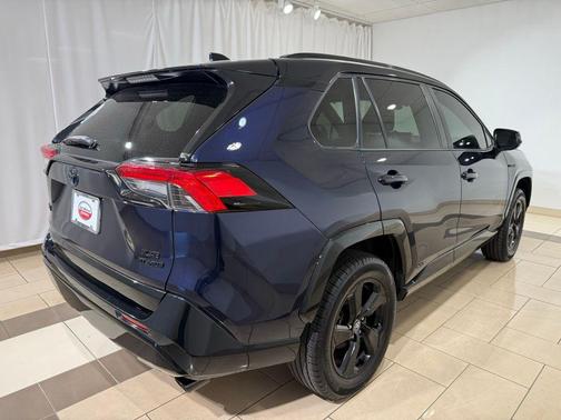 2020 Toyota RAV4 Hybrid SE