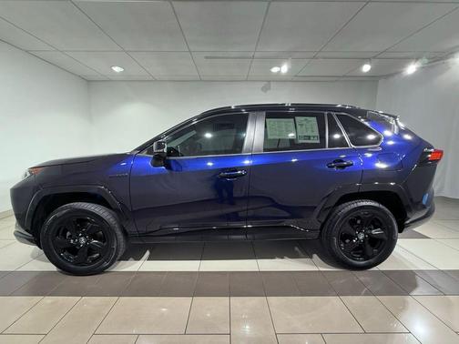 2020 Toyota RAV4 Hybrid SE