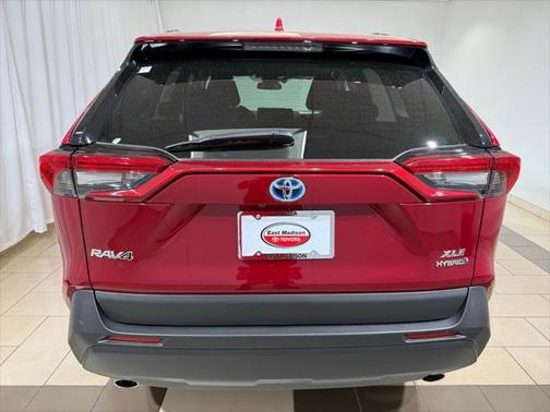 2022 Toyota RAV4 Hybrid XLE