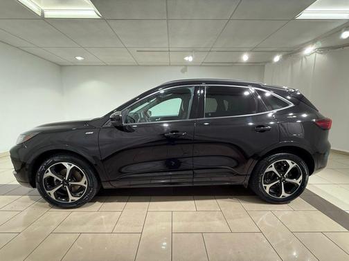 2023 Ford Escape ST-Line Elite