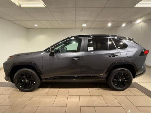 2025 Toyota RAV4 Hybrid SE