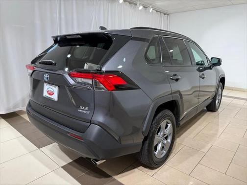 2022 Toyota RAV4 Hybrid XLE