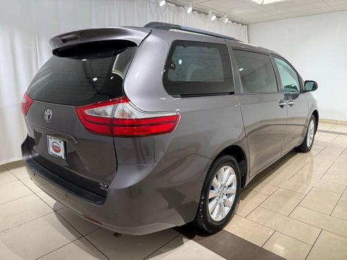 2017 Toyota Sienna XLE Premium