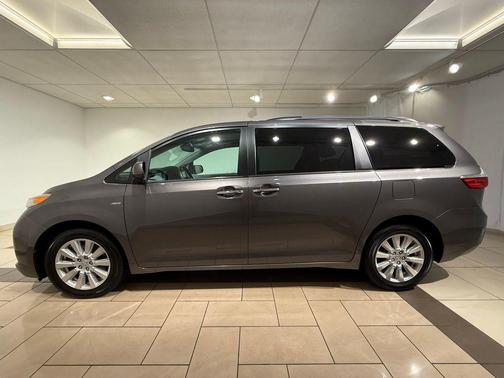 2017 Toyota Sienna XLE Premium