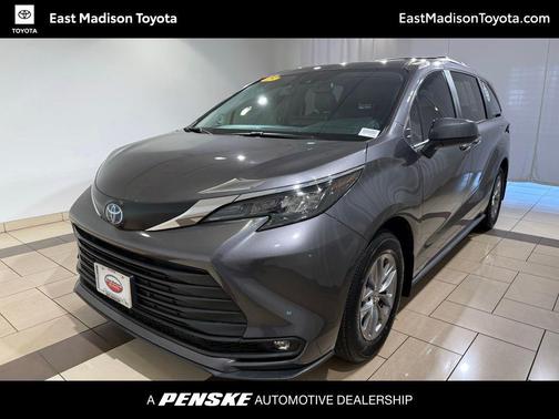 Magnetic Gray Metallic 2025 Toyota Sienna XLE