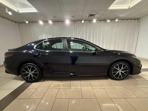 Midnight Black Metallic 2023 Toyota Camry SE