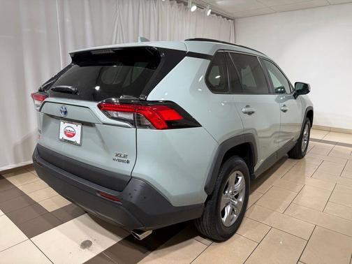 2023 Toyota RAV4 Hybrid XLE