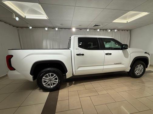 Ice Cap 2024 Toyota Tundra SR5