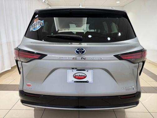 2023 Toyota Sienna Platinum 7 Passenger