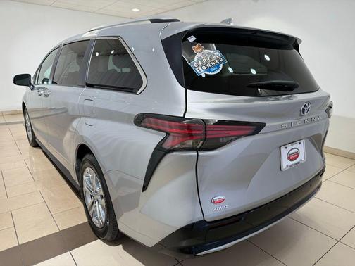 2023 Toyota Sienna Platinum 7 Passenger