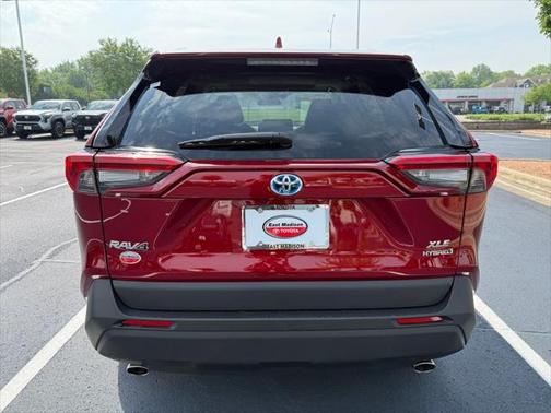2022 Toyota RAV4 Hybrid XLE