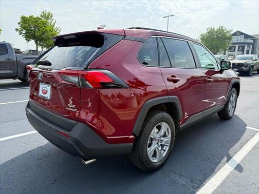 2022 Toyota RAV4 Hybrid XLE