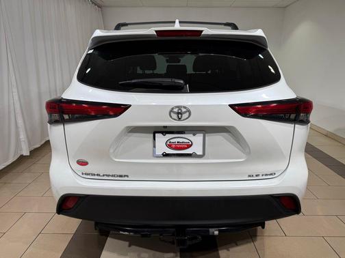 Wind Chill Pearl 2023 Toyota Highlander XLE