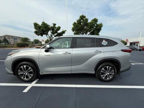 2021 Toyota Highlander Hybrid XLE