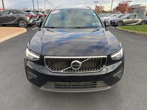 2023 Volvo XC40 B5 Core