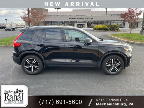 2023 Volvo XC40 B5 Core