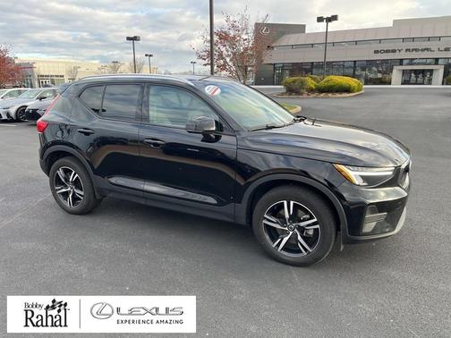 2023 Volvo XC40 B5 Core