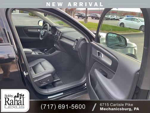 2023 Volvo XC40 B5 Core