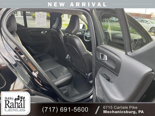 2023 Volvo XC40 B5 Core