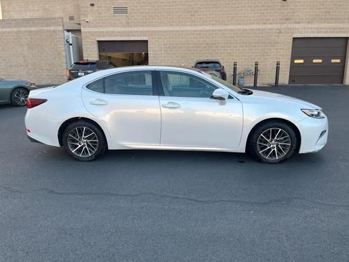 2017 Lexus ES 350 Base