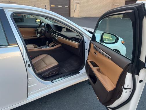 2017 Lexus ES 350 Base