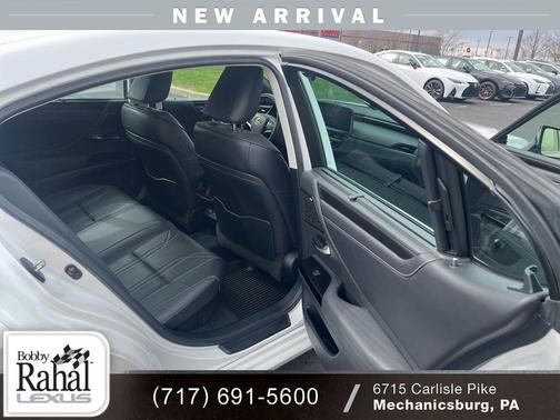 Eminent White Pearl 2022 Lexus ES 300h Ultra Luxury