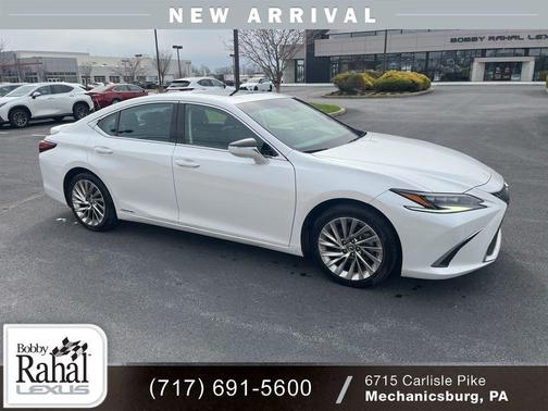 Eminent White Pearl 2022 Lexus ES 300h Ultra Luxury