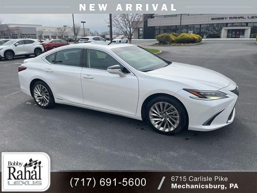 Eminent White Pearl 2022 Lexus ES 300h Ultra Luxury