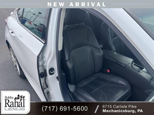 Eminent White Pearl 2022 Lexus ES 300h Ultra Luxury