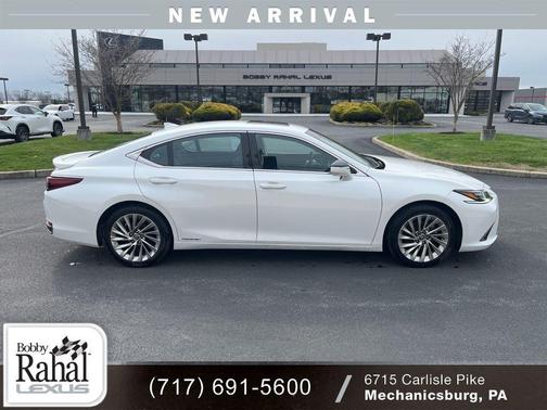 Eminent White Pearl 2022 Lexus ES 300h Ultra Luxury