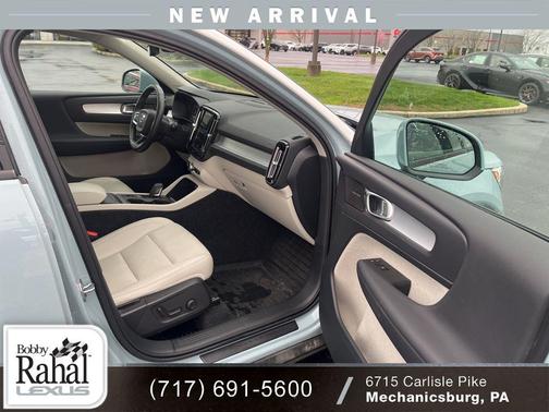 2019 Volvo XC40 T5 Momentum