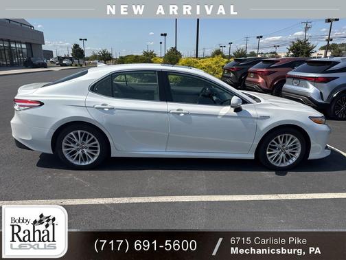 2020 Toyota Camry Hybrid XLE